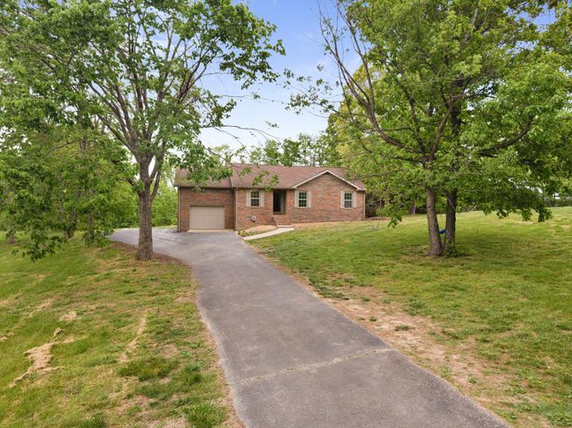 78 Angela Ln, Westmoreland, TN 37186