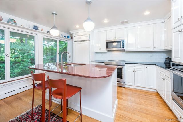 160 Hampshire Road, Bronxville, NY 10708