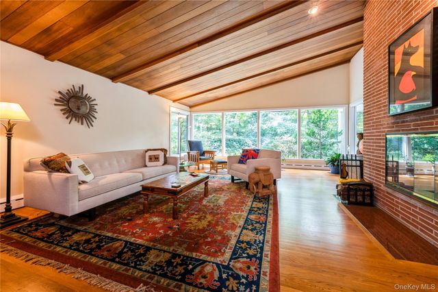 160 Hampshire Road, Bronxville, NY 10708