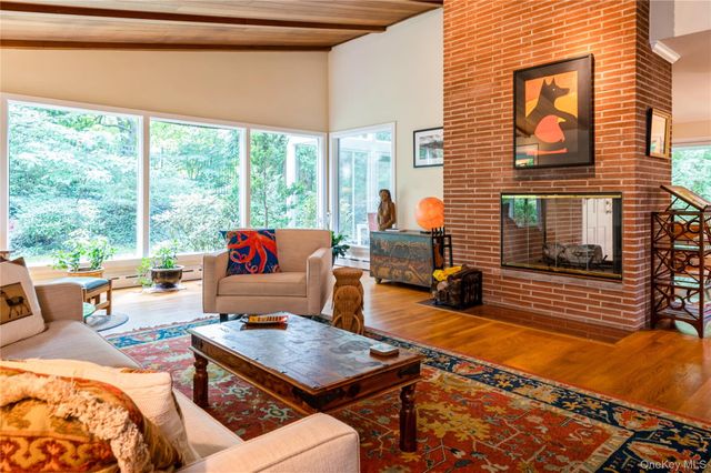 160 Hampshire Road, Bronxville, NY 10708