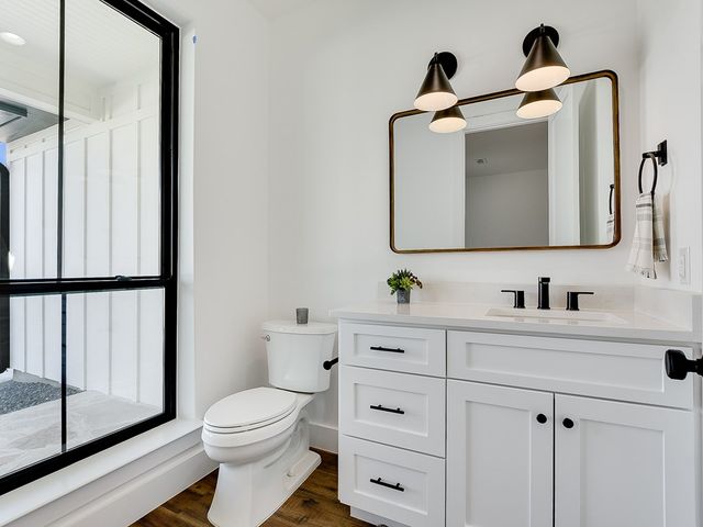 2411 Cherry Lane, Kingsland, TX 78639