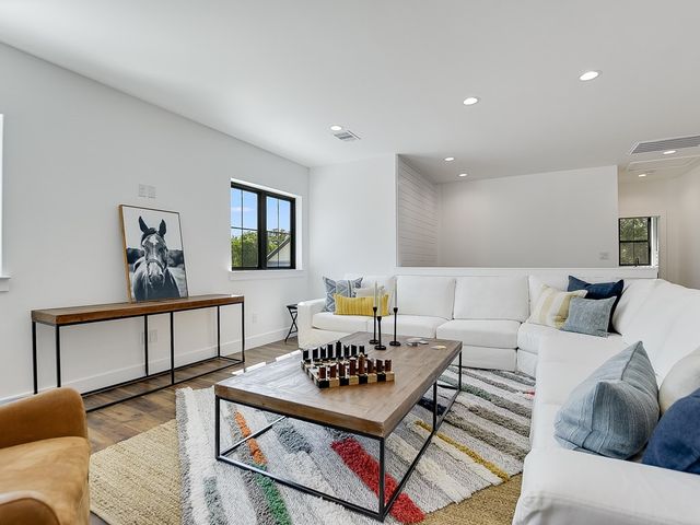 2411 Cherry Lane, Kingsland, TX 78639