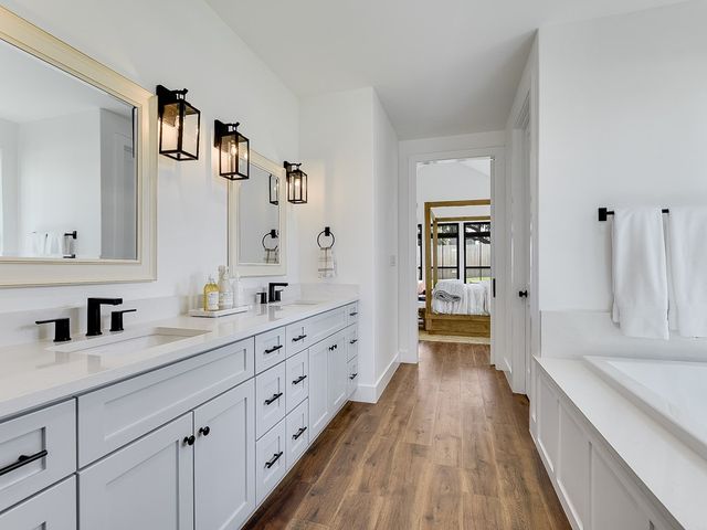 2411 Cherry Lane, Kingsland, TX 78639