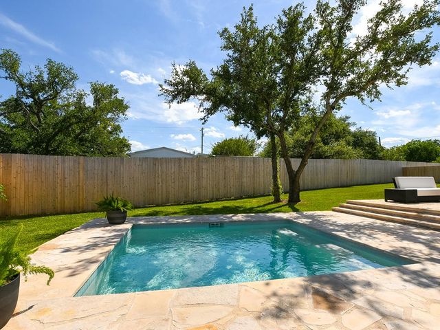 2411 Cherry Lane, Kingsland, TX 78639