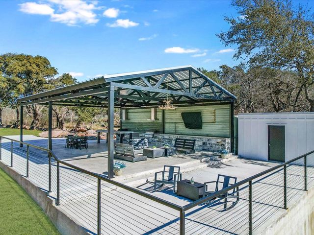 2411 Cherry Lane, Kingsland, TX 78639