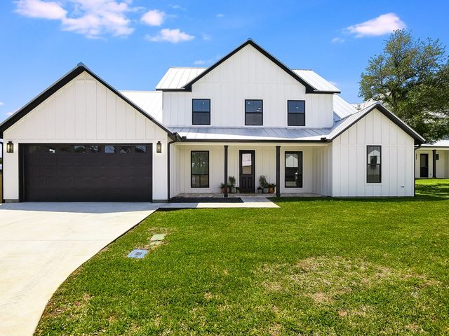 2411 Cherry Lane, Kingsland, TX 78639