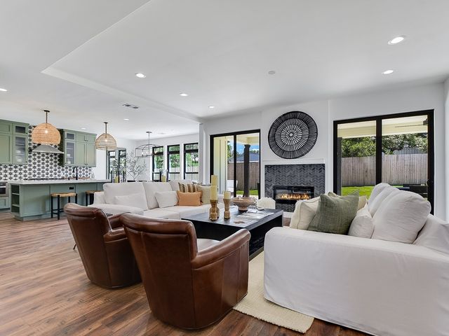 2411 Cherry Lane, Kingsland, TX 78639