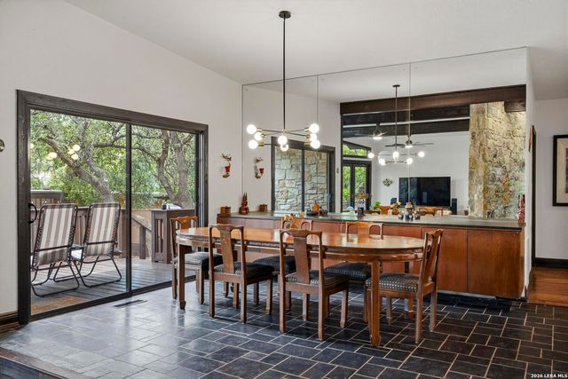42 RIDGE DR, New Braunfels, TX 78130