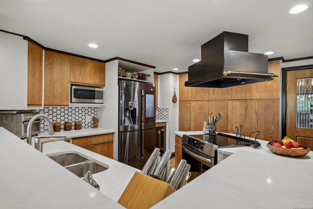 42 RIDGE DR, New Braunfels, TX 78130