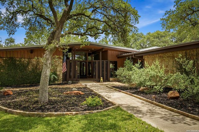 42 RIDGE DR, New Braunfels, TX 78130