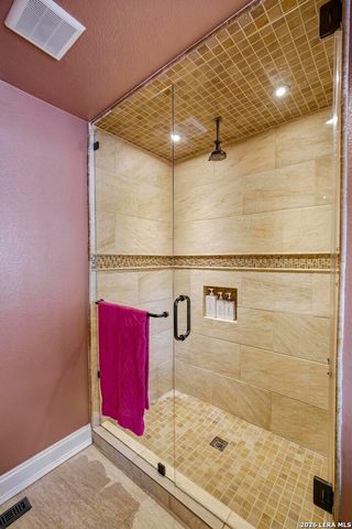 42 RIDGE DR, New Braunfels, TX 78130