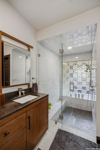 42 RIDGE DR, New Braunfels, TX 78130