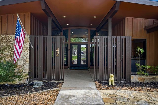 42 RIDGE DR, New Braunfels, TX 78130
