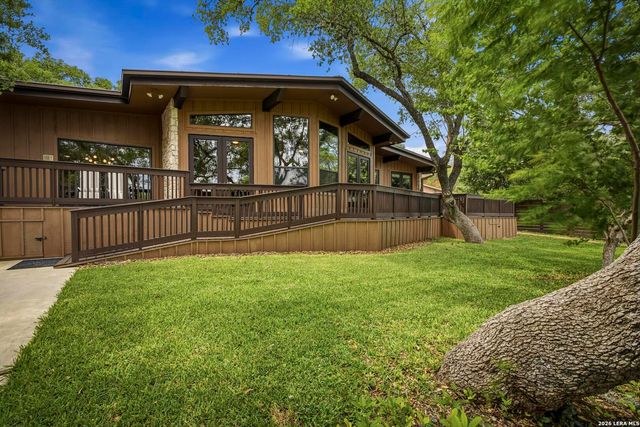 42 RIDGE DR, New Braunfels, TX 78130