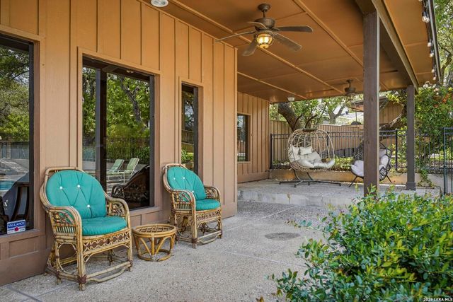 42 RIDGE DR, New Braunfels, TX 78130