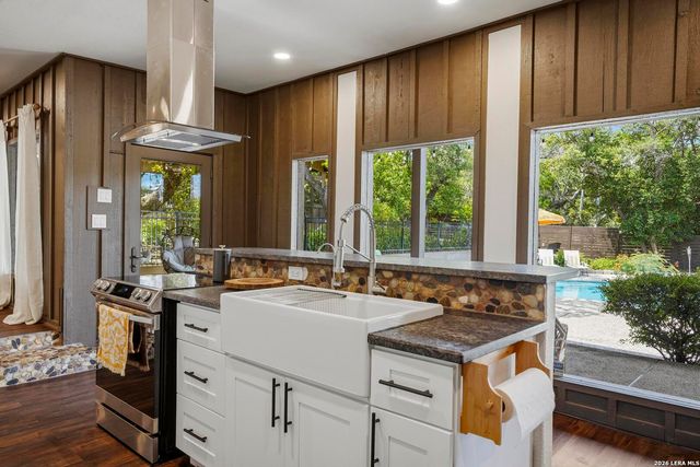42 RIDGE DR, New Braunfels, TX 78130