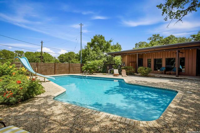 42 RIDGE DR, New Braunfels, TX 78130