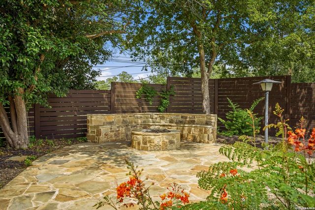 42 RIDGE DR, New Braunfels, TX 78130