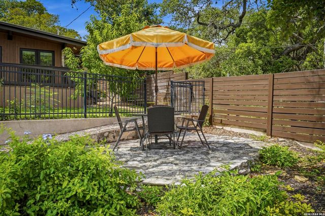 42 RIDGE DR, New Braunfels, TX 78130