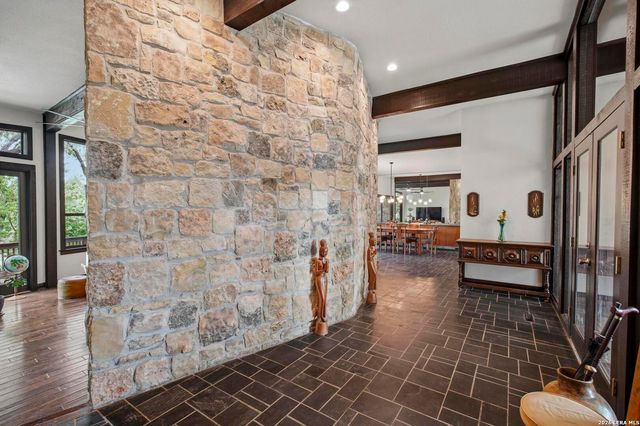 42 RIDGE DR, New Braunfels, TX 78130