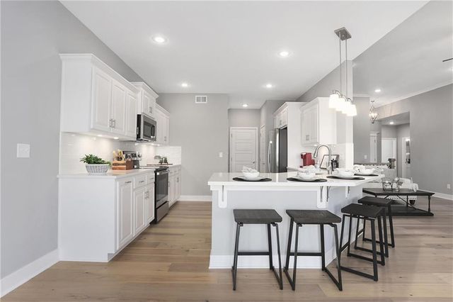 11448 N Auburndale Circle, Kansas City, MO 64157