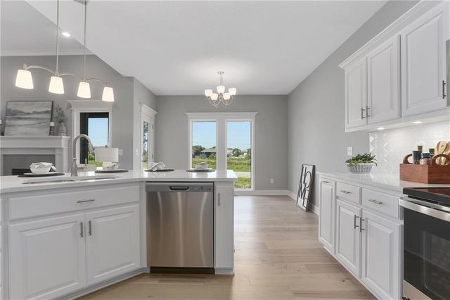 11448 N Auburndale Circle, Kansas City, MO 64157