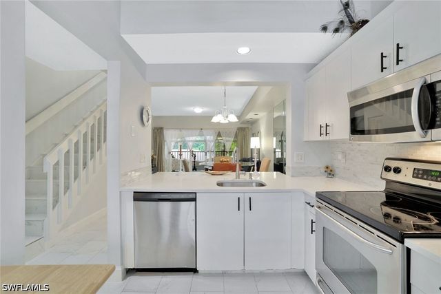 1018 Woodshire LN A210, Naples, FL 34105