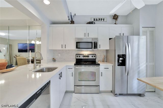 1018 Woodshire LN A210, Naples, FL 34105