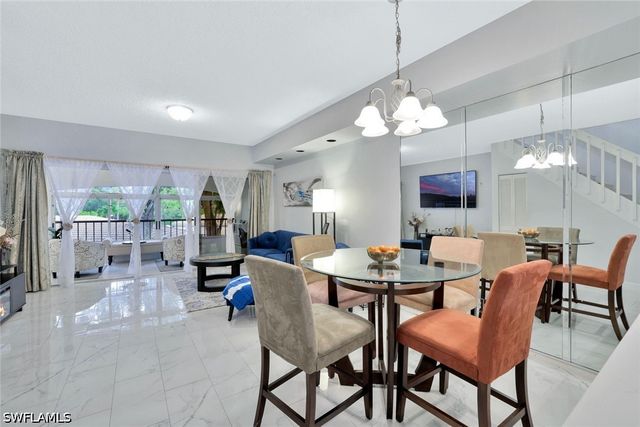 1018 Woodshire LN A210, Naples, FL 34105