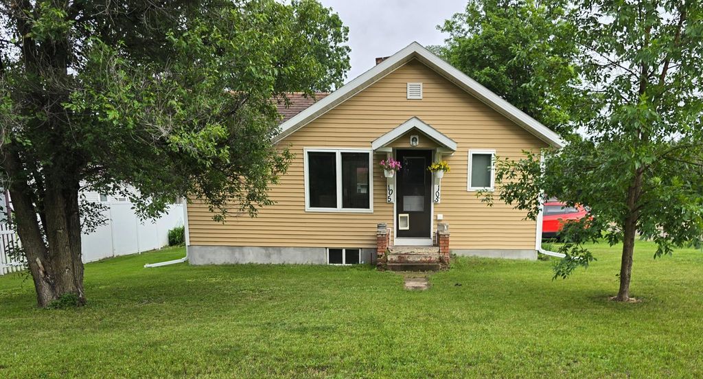 105 3rd Avenue N, Dent, MN 56528