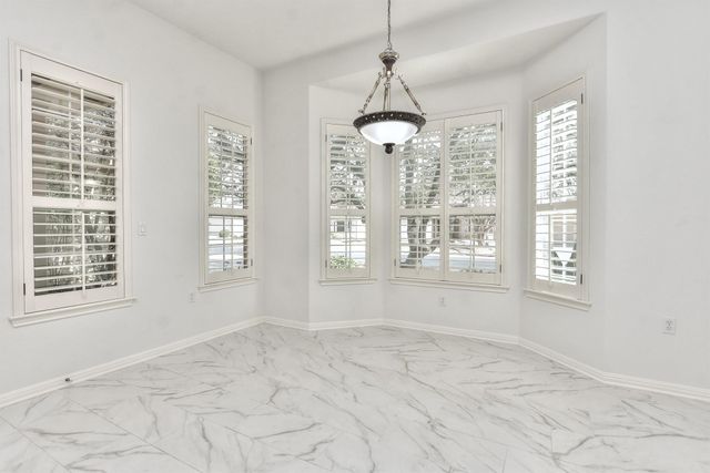 106 Longhorn TRL, Georgetown, TX 78633