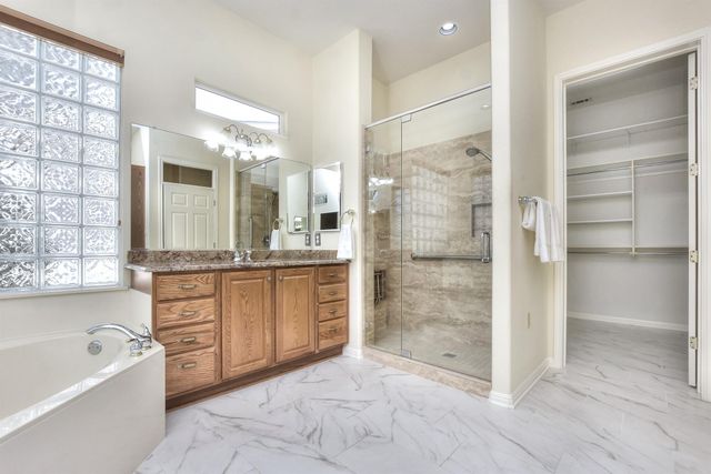 106 Longhorn TRL, Georgetown, TX 78633