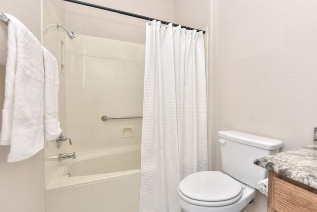 106 Longhorn TRL, Georgetown, TX 78633