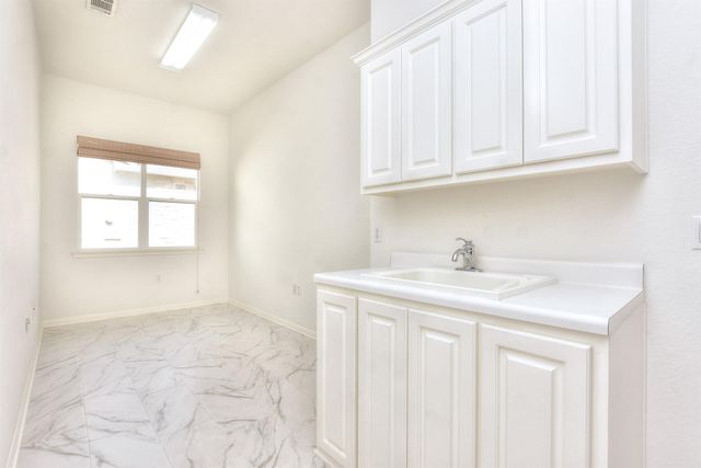 106 Longhorn TRL, Georgetown, TX 78633