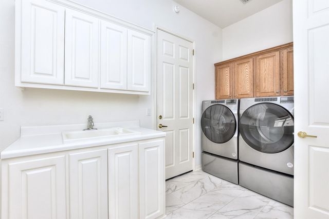 106 Longhorn TRL, Georgetown, TX 78633