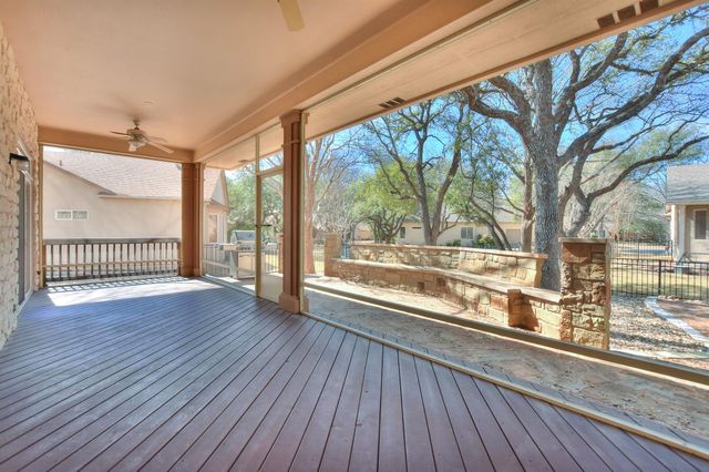 106 Longhorn TRL, Georgetown, TX 78633