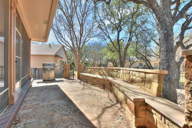 106 Longhorn TRL, Georgetown, TX 78633