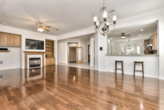 106 Longhorn TRL, Georgetown, TX 78633