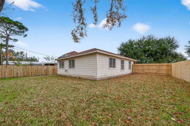 16022 Old River Road, Channelview, TX 77530