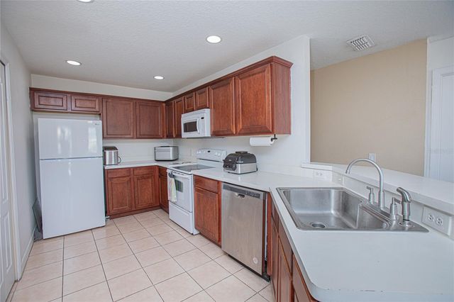 3936 PEMBERLY PINES CIRCLE, St Cloud, FL 34769