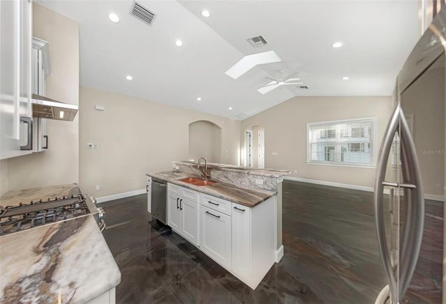 2348 2ND AVENUE S, St Petersburg, FL 33712