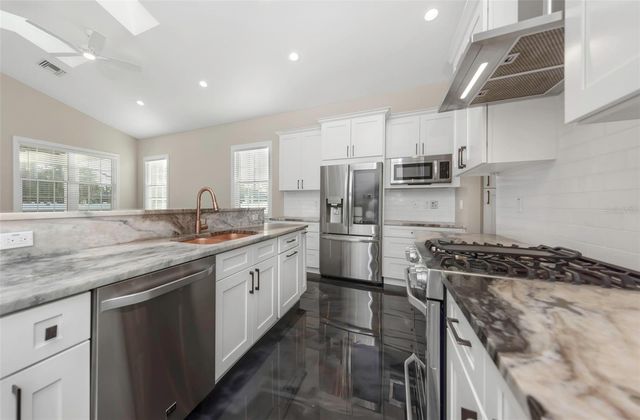 2348 2ND AVENUE S, St Petersburg, FL 33712