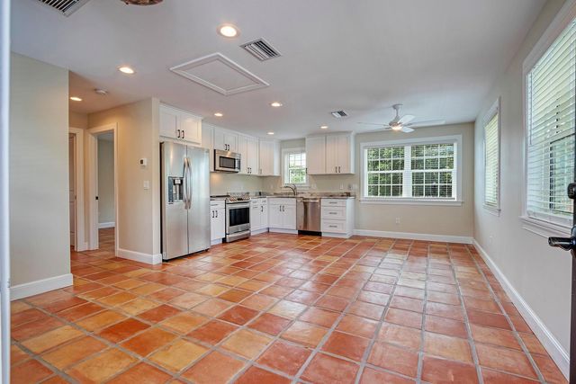 2348 2ND AVENUE S, St Petersburg, FL 33712