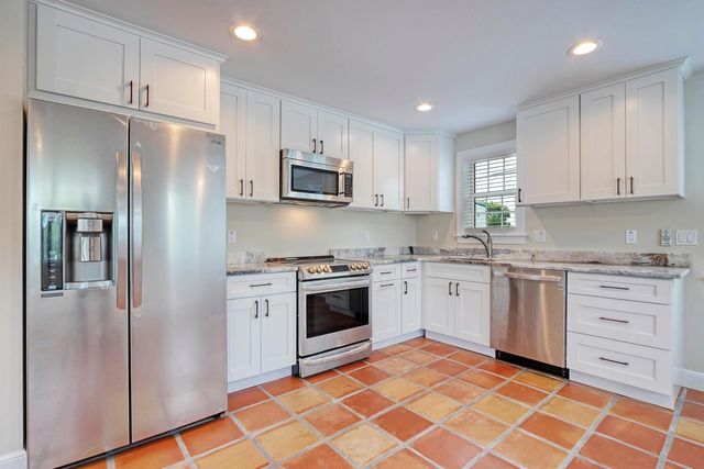 2348 2ND AVENUE S, St Petersburg, FL 33712