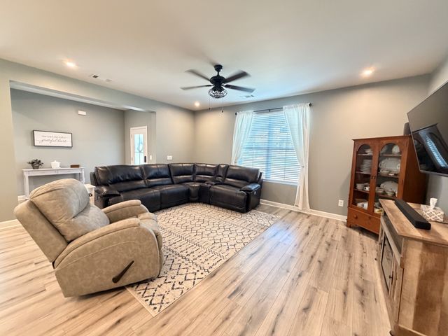 2919 Suzanne Landon Dr, Murfreesboro, TN 37130