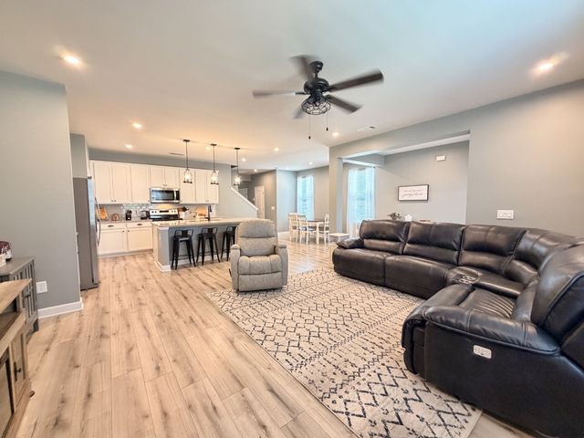 2919 Suzanne Landon Dr, Murfreesboro, TN 37130