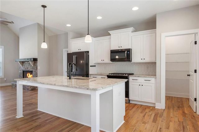17 Pinoak Trail SE, Cartersville, GA 30121