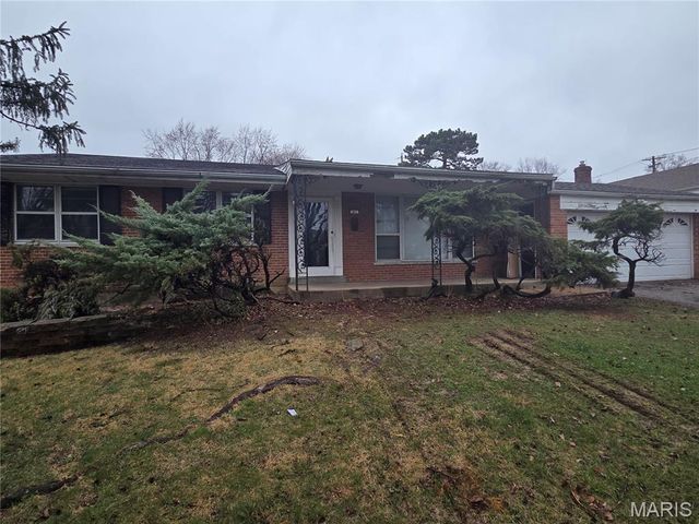 867 Greenshire Court, St Louis, MO 63130