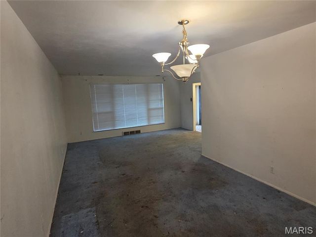 867 Greenshire Court, St Louis, MO 63130