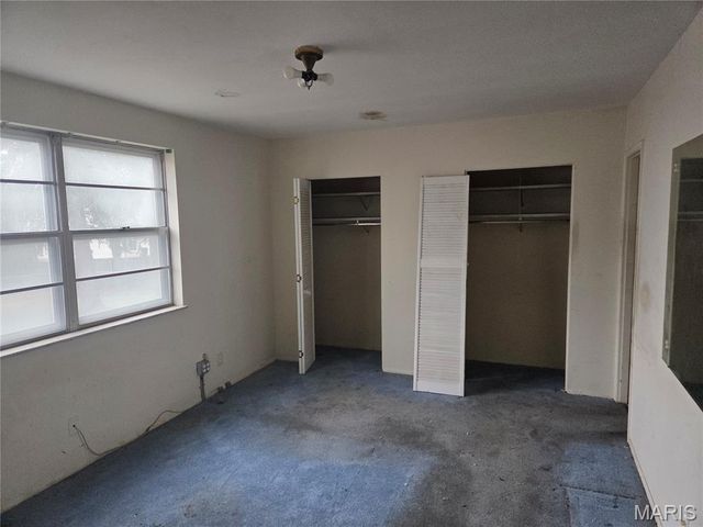 867 Greenshire Court, St Louis, MO 63130